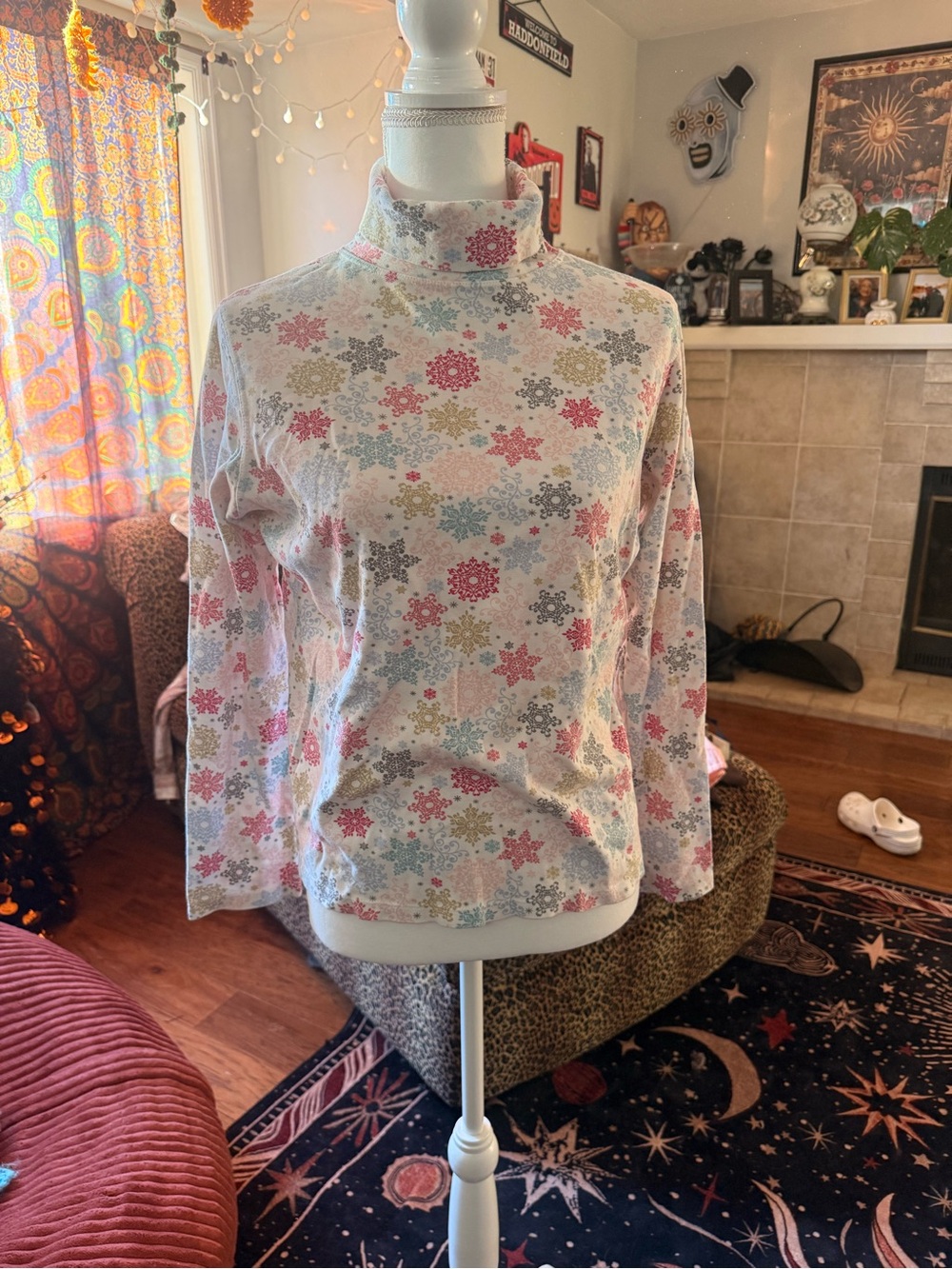 Turtleneck Long-Sleeve Snowflake Print Top - White/Multi